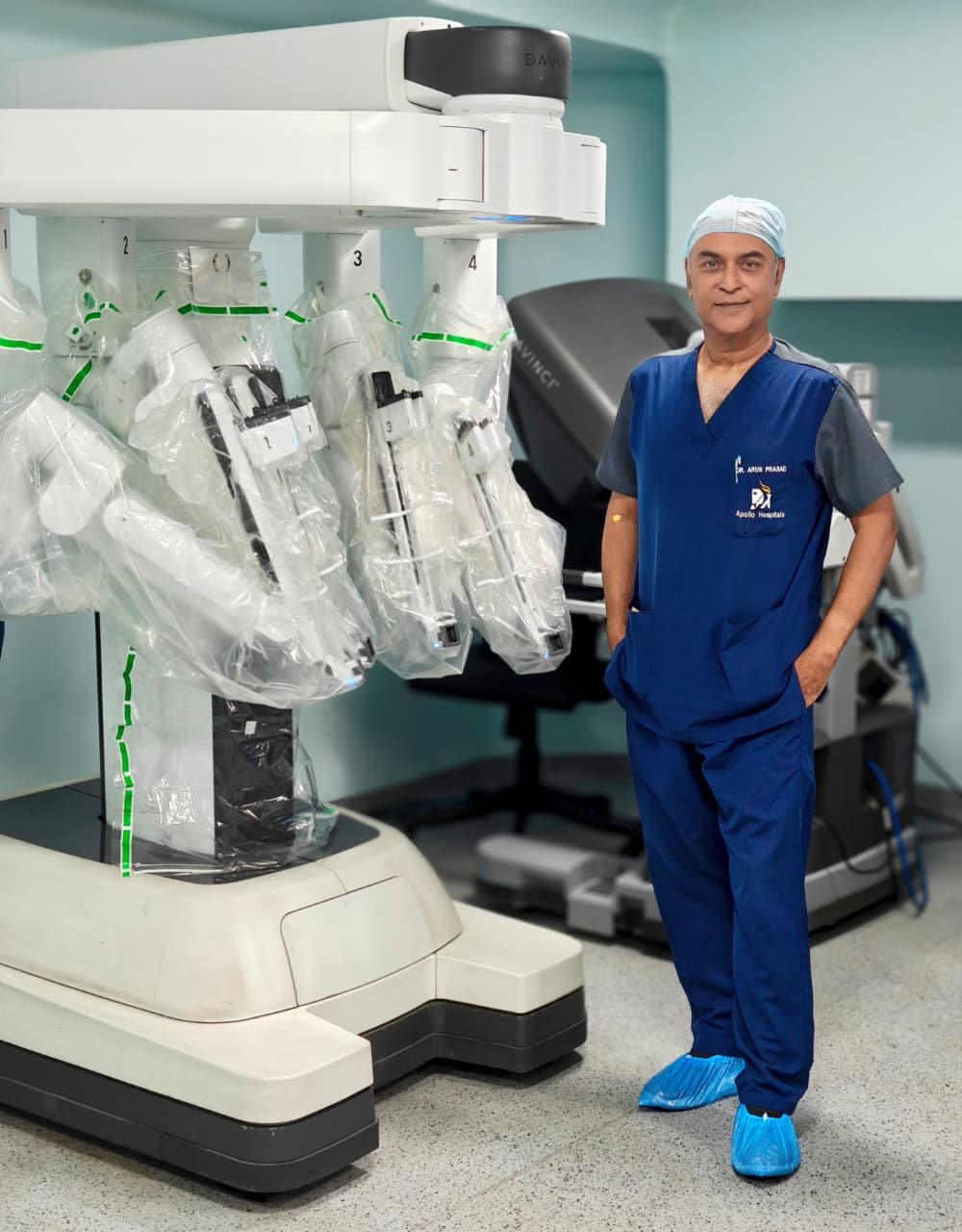 Best Robotic GI Surgeon in Delhi performing robotic surgery